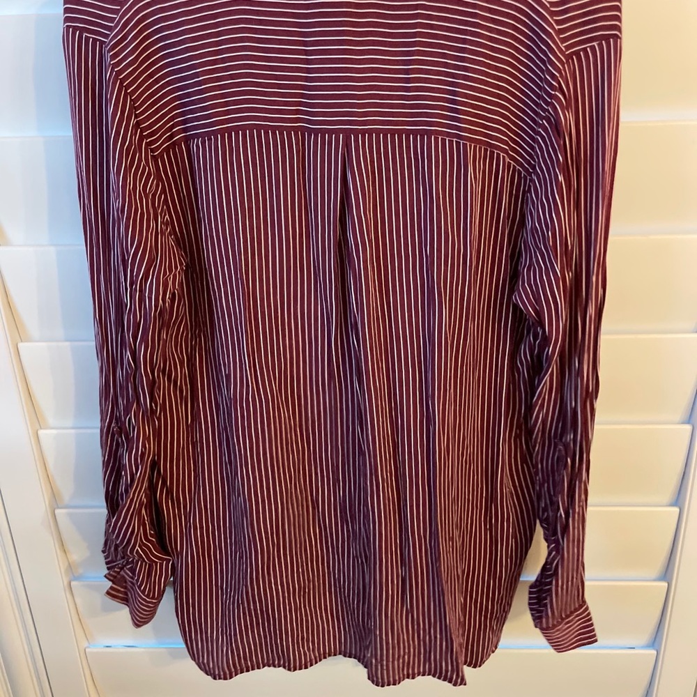 Button down, soft fabric - Picture 3 of 3